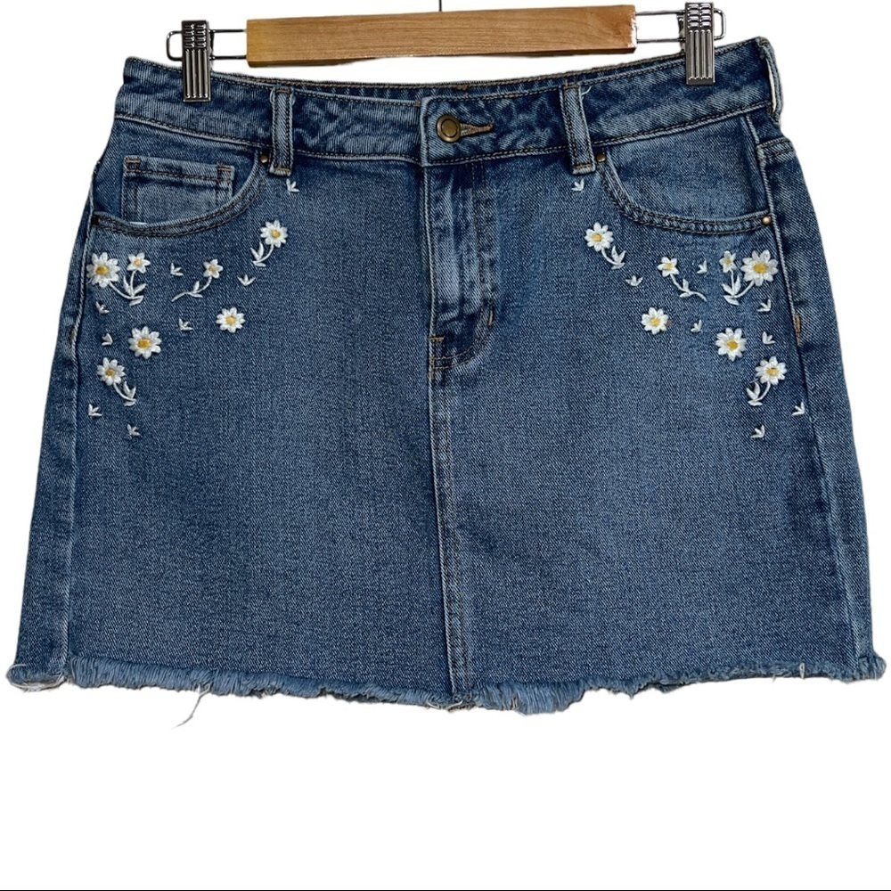 LOTTIE‎ MOSS DENIM JEAN DAISY EMBROIDERED RAW HEM WOMEN’S SKIRT SIZE 27